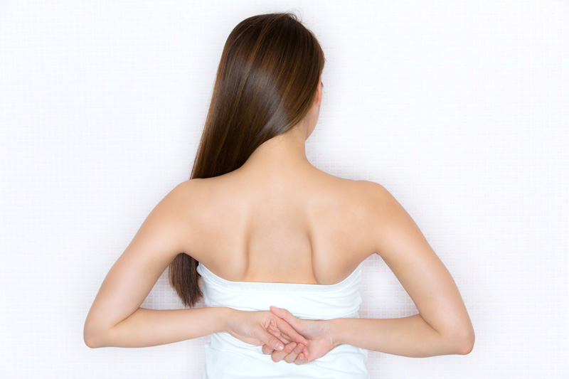 女性のための肩甲骨の筋トレ方法！綺麗な背中を作る簡単トレーニングとは？